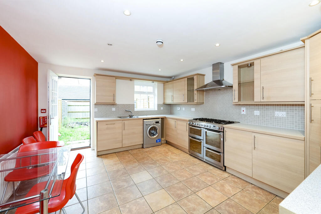 Additional property image - The Runway, Hatfield