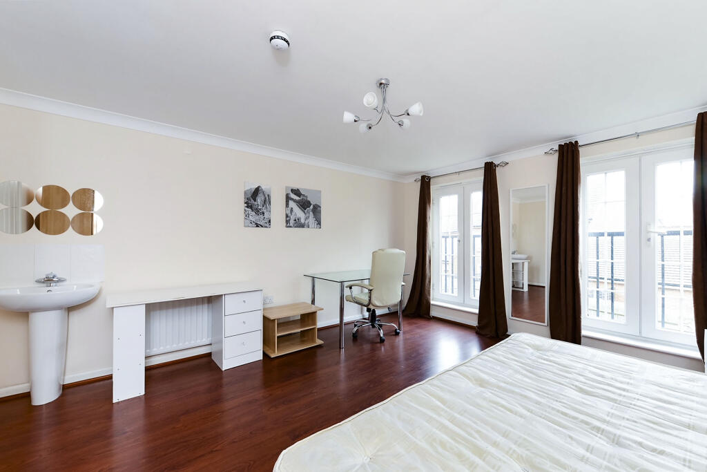 Additional property image - The Runway, Hatfield