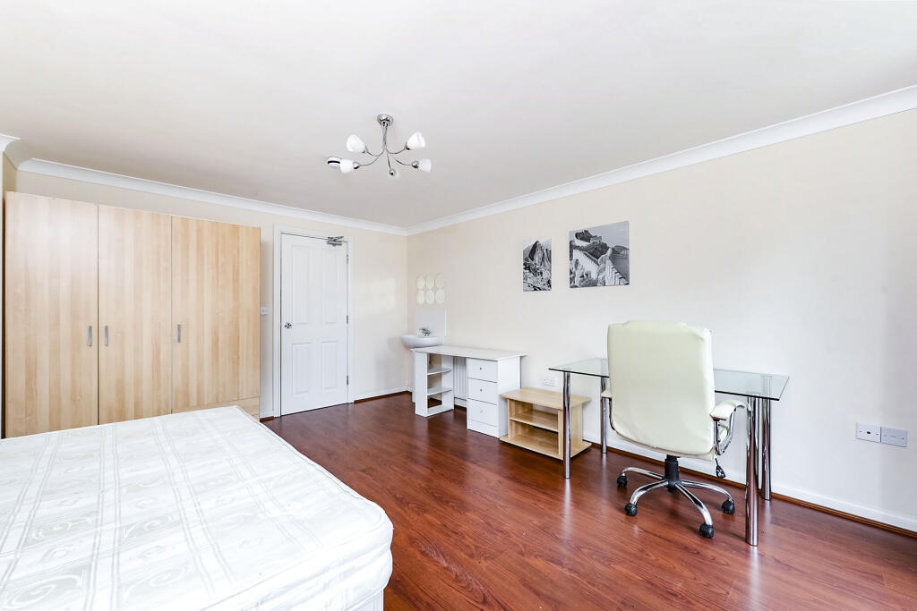 Additional property image - The Runway, Hatfield