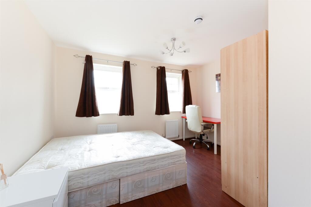 Additional property image - The Runway, Hatfield