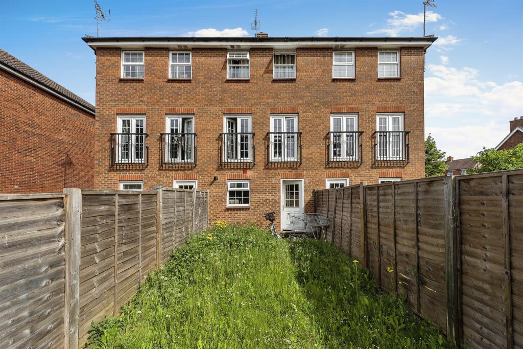 Additional property image - The Runway, Hatfield