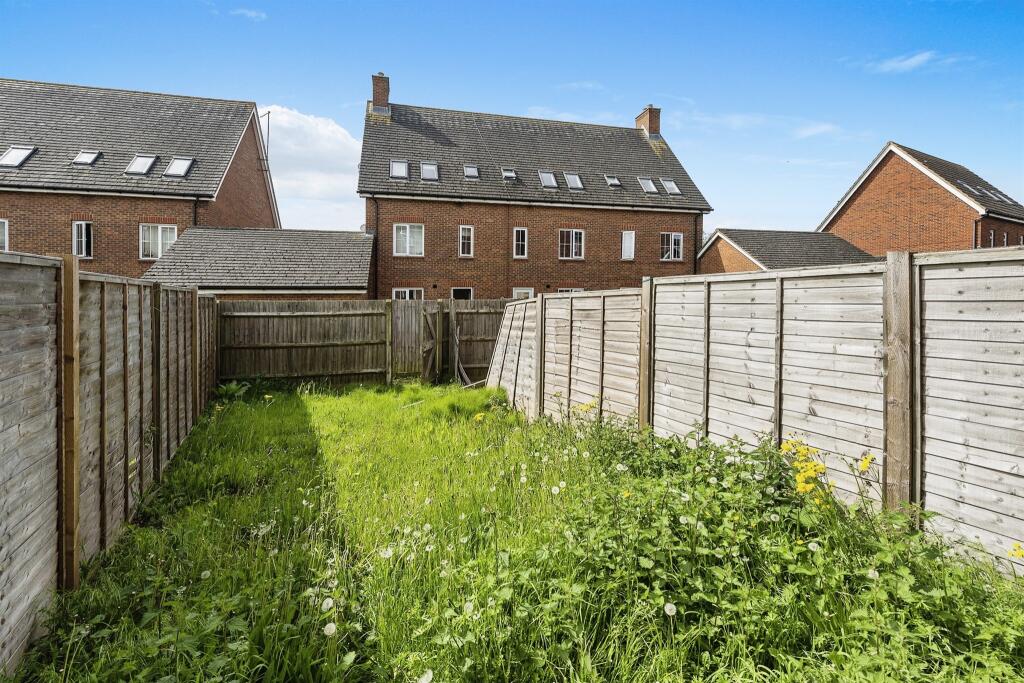 Additional property image - The Runway, Hatfield
