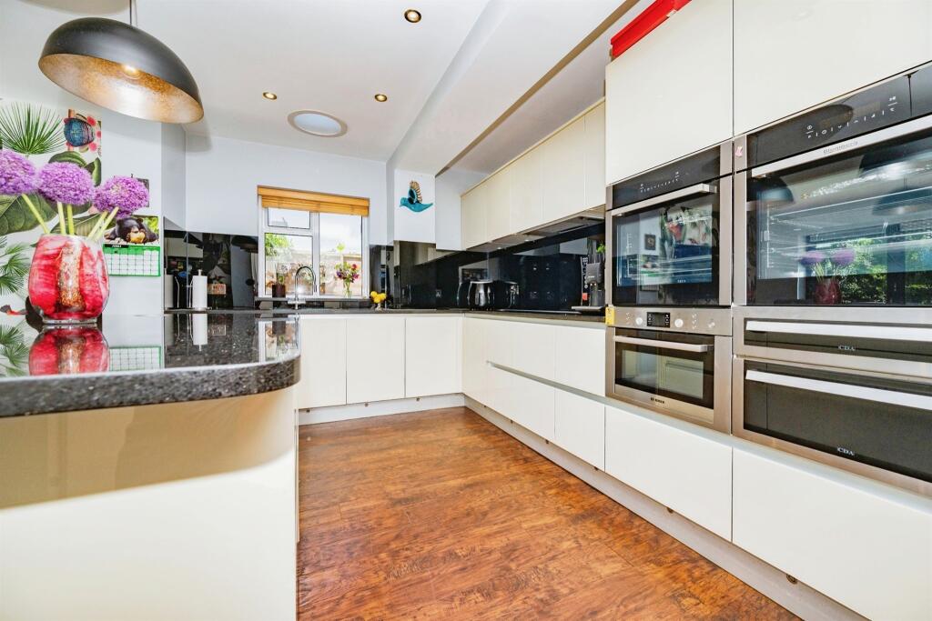 Additional property image - Selwyn Crescent, Hatfield