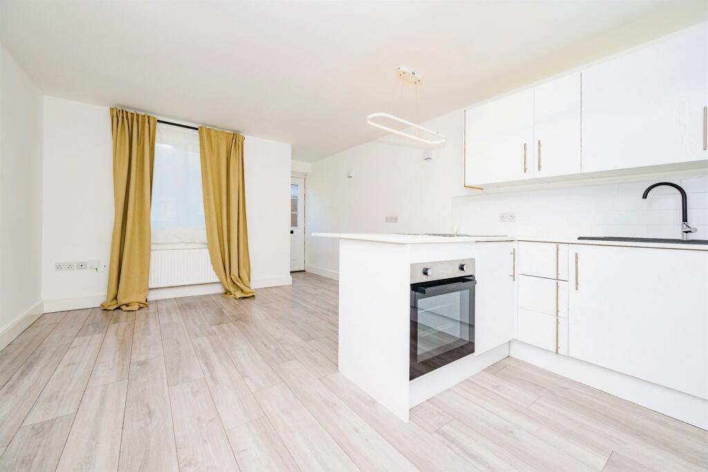 Additional property image - Kennedy Close, London Colney, St. Albans
