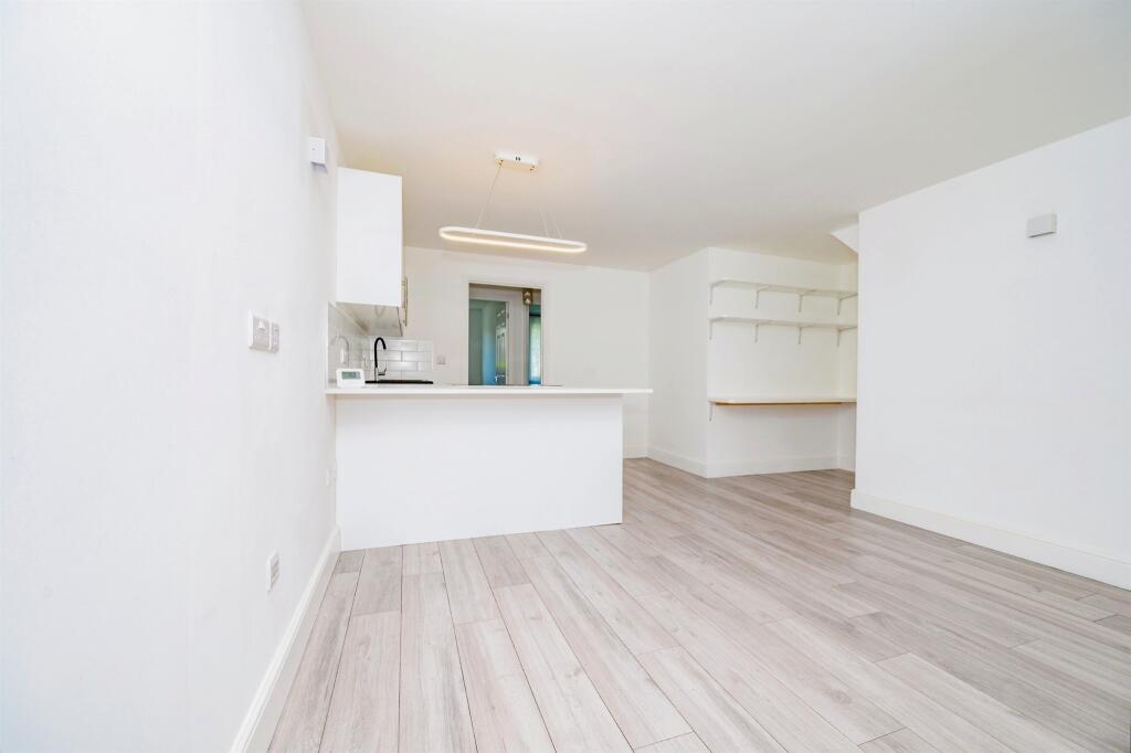 Additional property image - Kennedy Close, London Colney, St. Albans