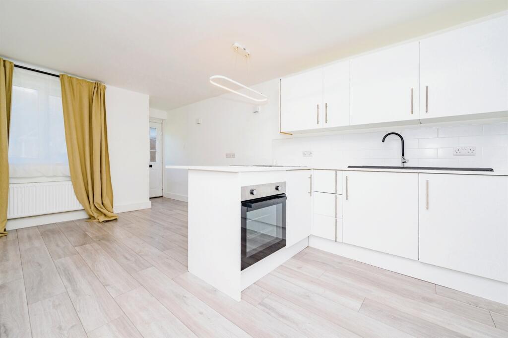 Additional property image - Kennedy Close, London Colney, St. Albans