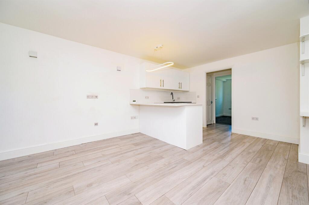 Additional property image - Kennedy Close, London Colney, St. Albans