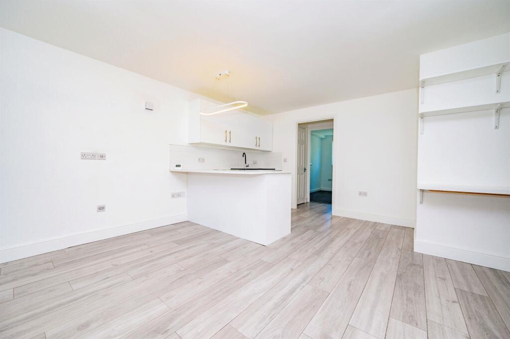Additional property image - Kennedy Close, London Colney, St. Albans