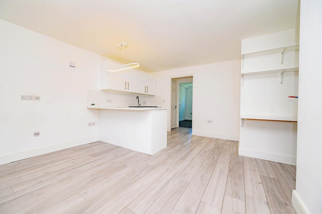 Additional property image - Kennedy Close, London Colney, St. Albans