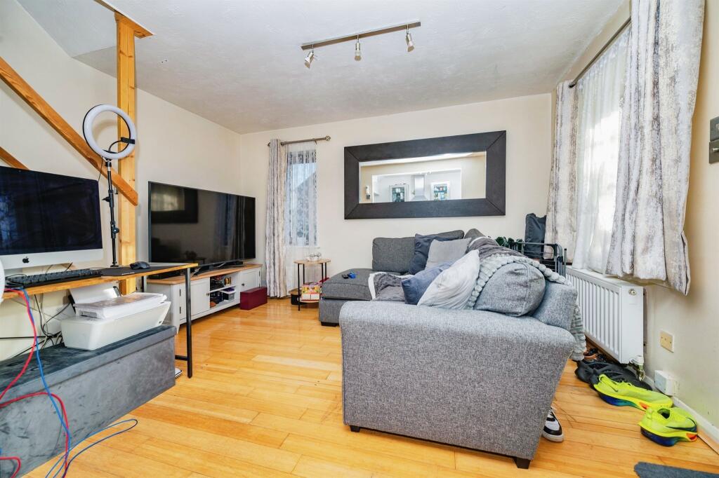Additional property image - Jasmine Gardens, Hatfield