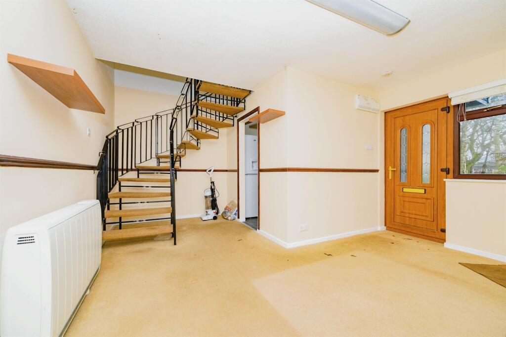 Additional property image - Field Close, Sandridge, St. Albans
