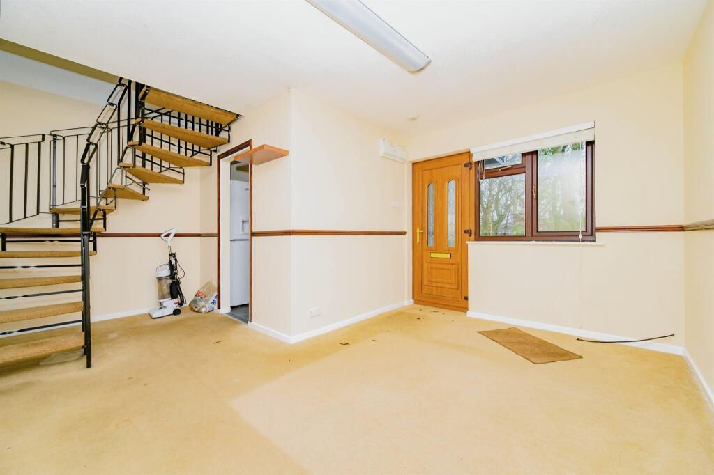 Additional property image - Field Close, Sandridge, St. Albans