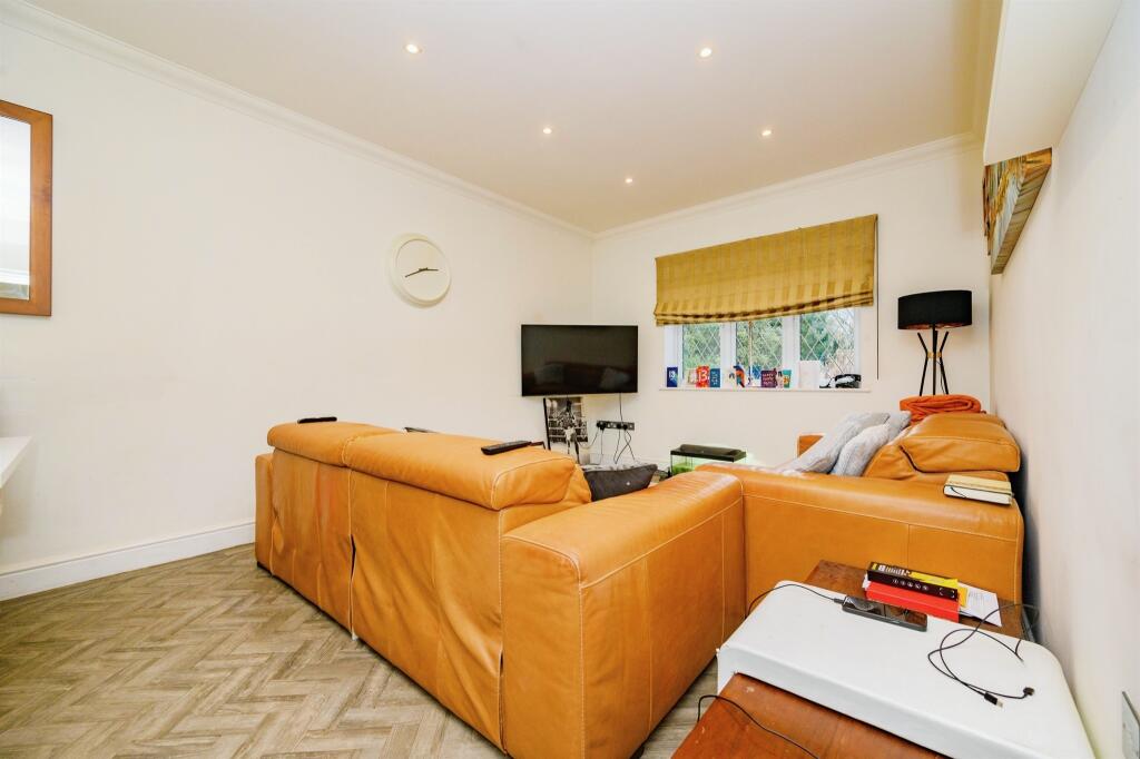 Additional property image - Highfield Lane, Tyttenhanger, St. Albans