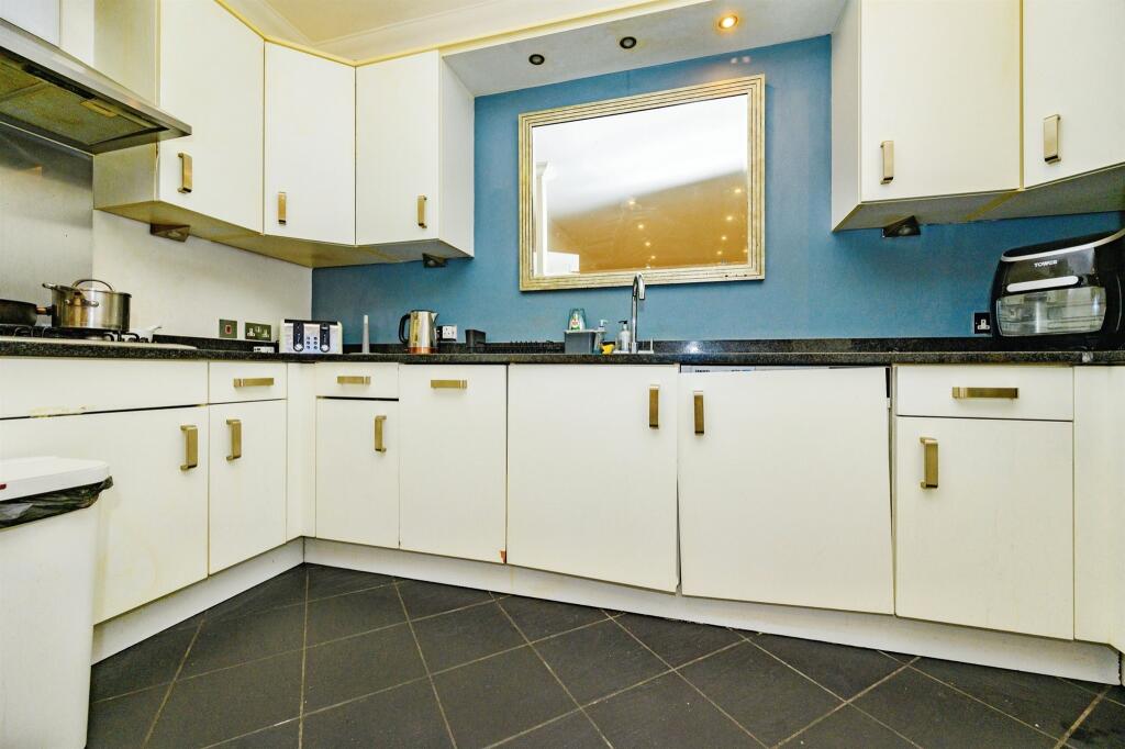 Additional property image - Highfield Lane, Tyttenhanger, St. Albans