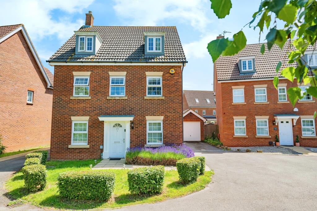 Main image of property: The Runway, Hatfield
