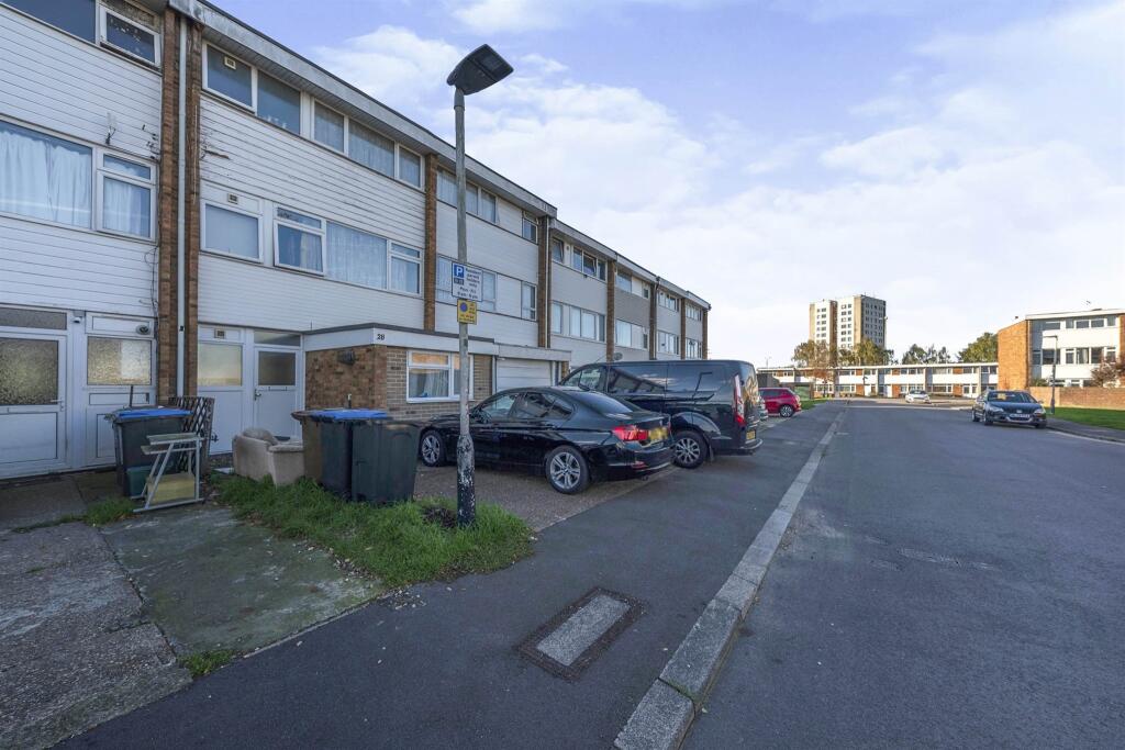 Main image of property: Wood Close, Hatfield