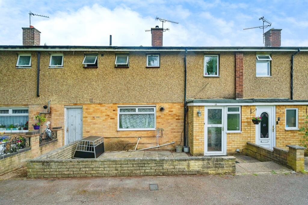 4 bedroom terraced house for sale in Cheviots, Hatfield, AL10