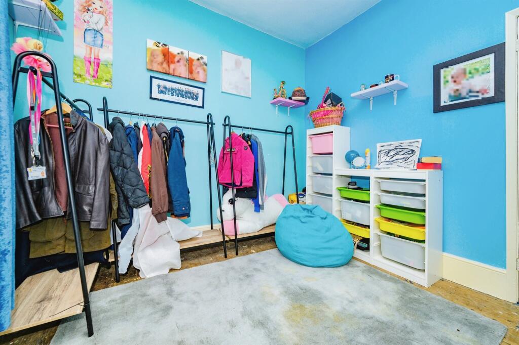 Additional property image - Mill Green, Hatfield
