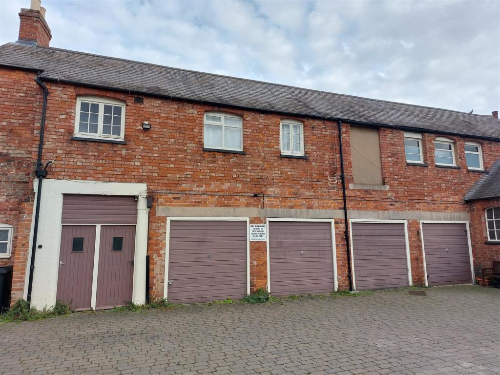 Commercial property for rent in Leicester Street, Melton Mowbray, LE13