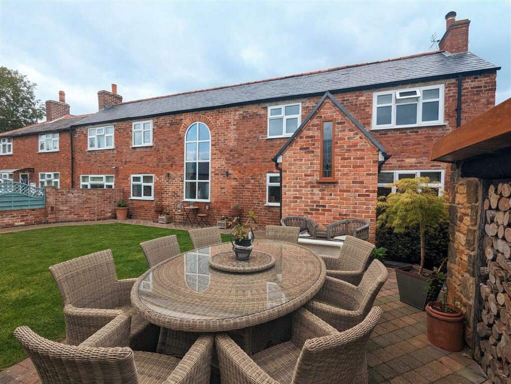 3 bedroom semidetached house for sale in New Street, Scalford, Melton