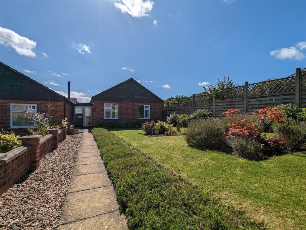 2 bedroom detached bungalow for sale in Cranmere Road, Melton Mowbray, LE13