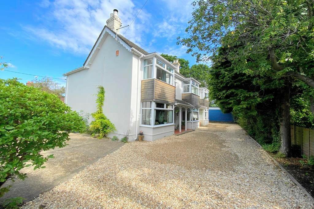 5 bedroom detached house for sale in West Moors, Ferndown, BH22