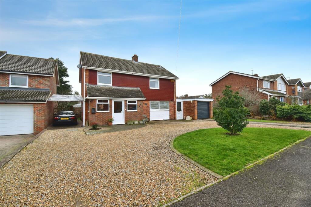 4 bedroom detached house for sale in Chequers End, Winslow, MK18