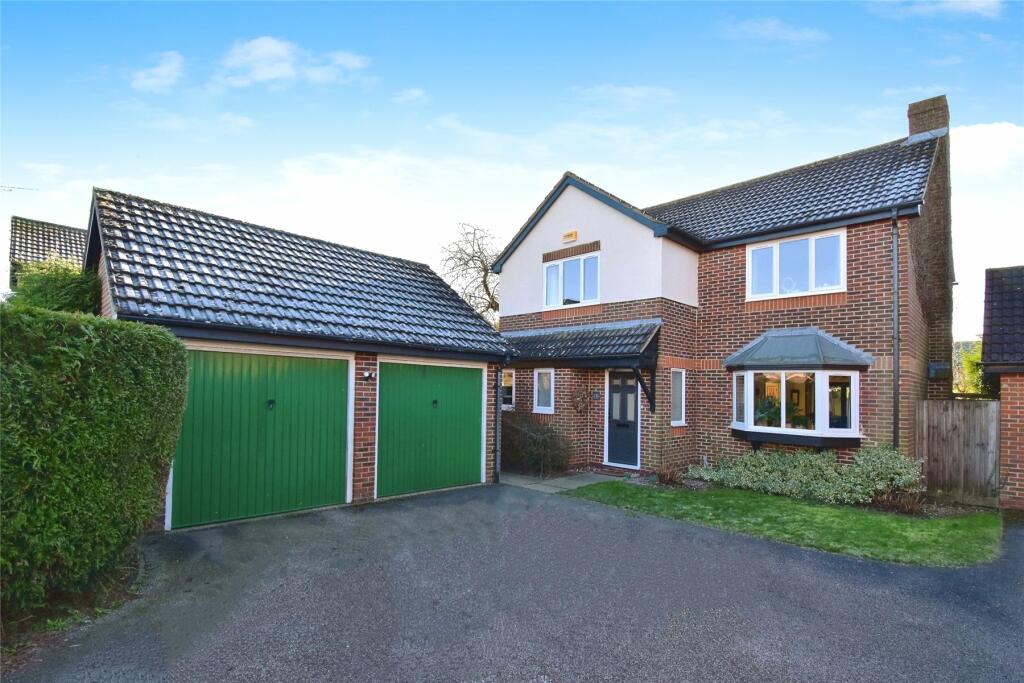 4 bedroom detached house for sale in Tweedale Close, Mursley, MK17