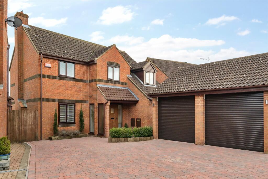4 bedroom detached house for sale in Cartmel Close, Bletchley, MK3