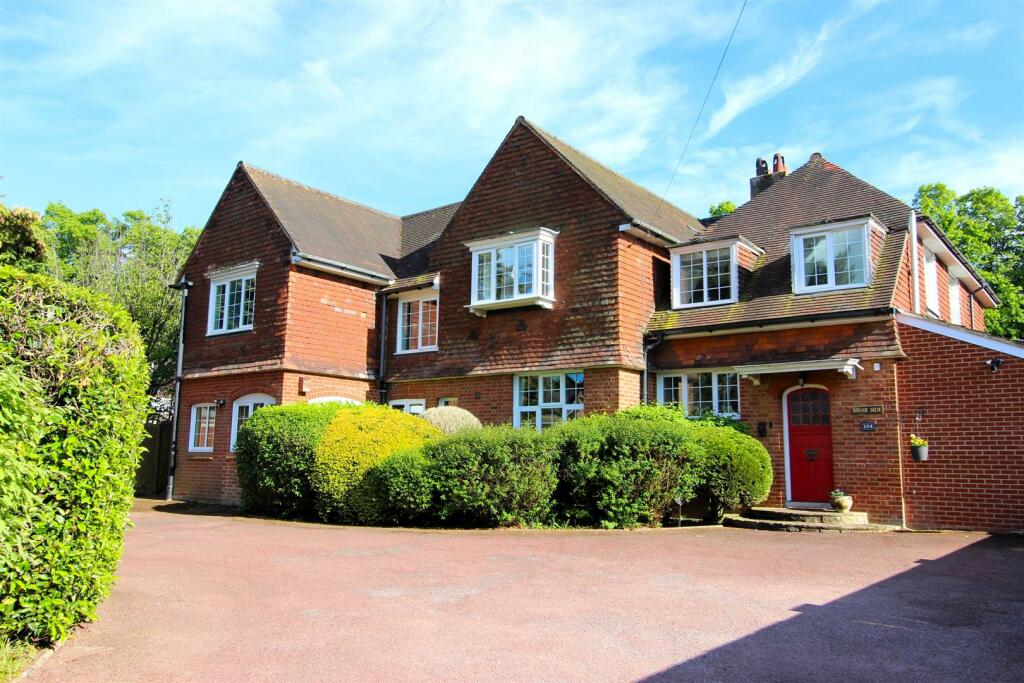 6 bedroom detached house for sale in Cheam Road, Ewell, KT17