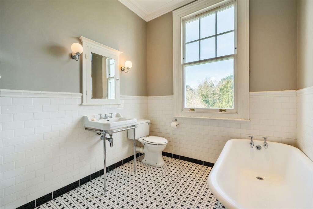 Additional property image - How Lane, Chipstead