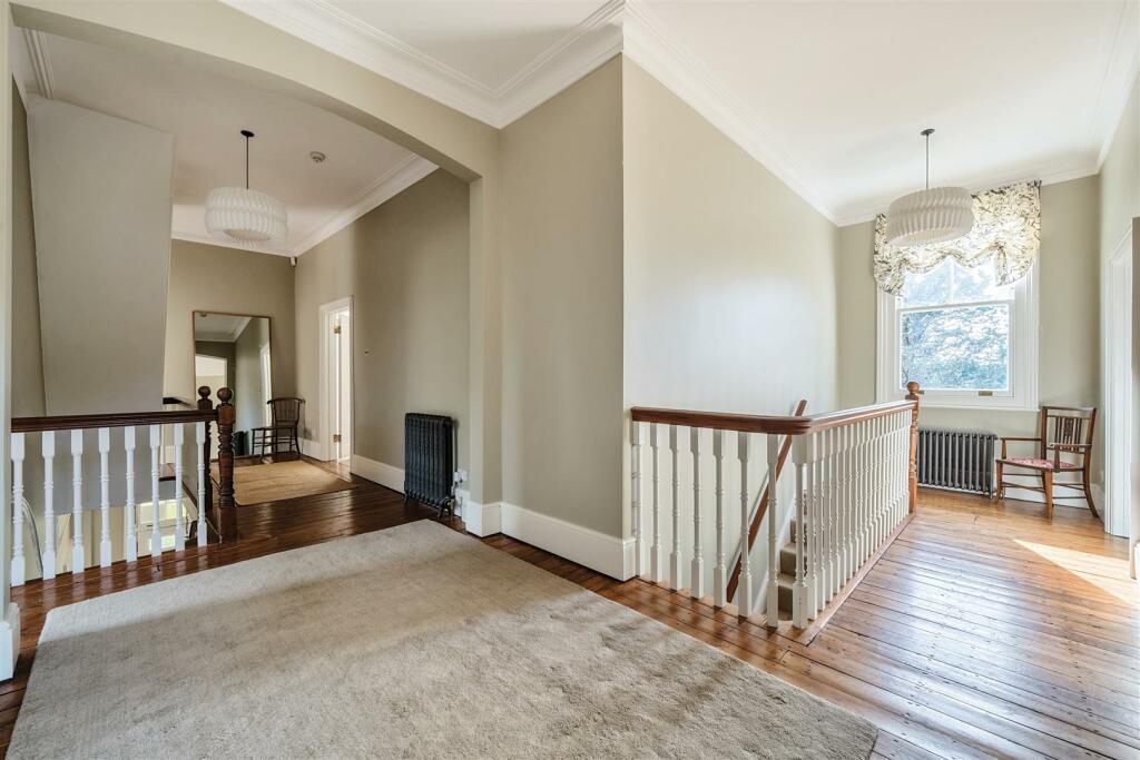 Additional property image - How Lane, Chipstead