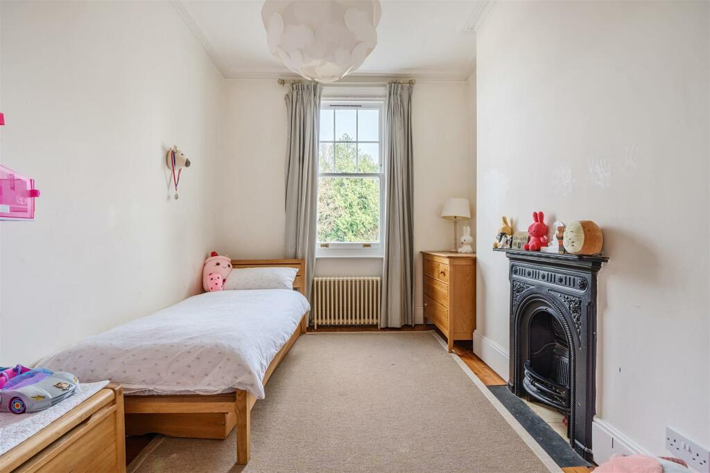 Additional property image - How Lane, Chipstead