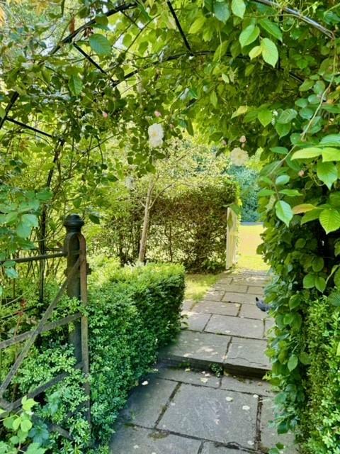 Additional property image - How Lane, Chipstead