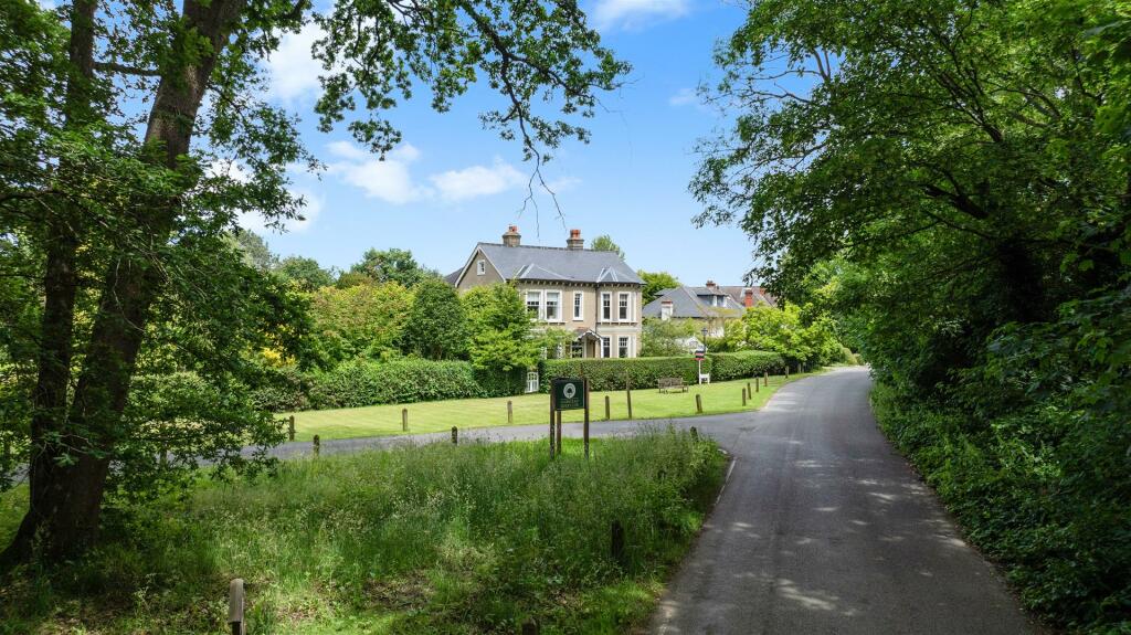 Additional property image - How Lane, Chipstead