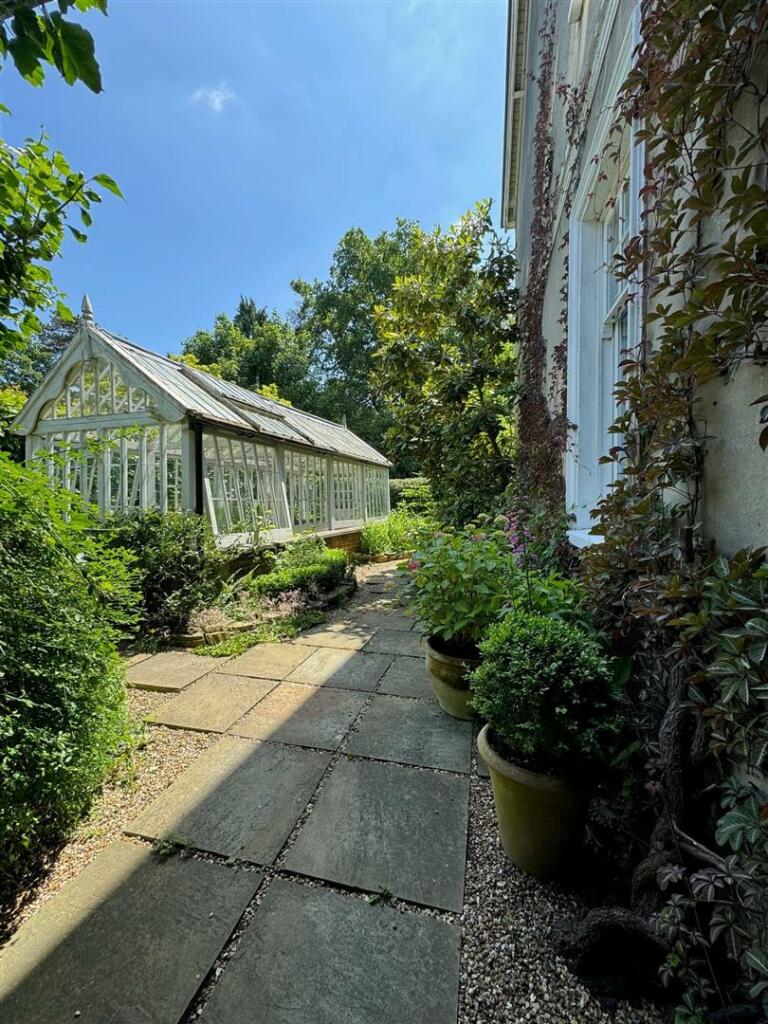 Additional property image - How Lane, Chipstead