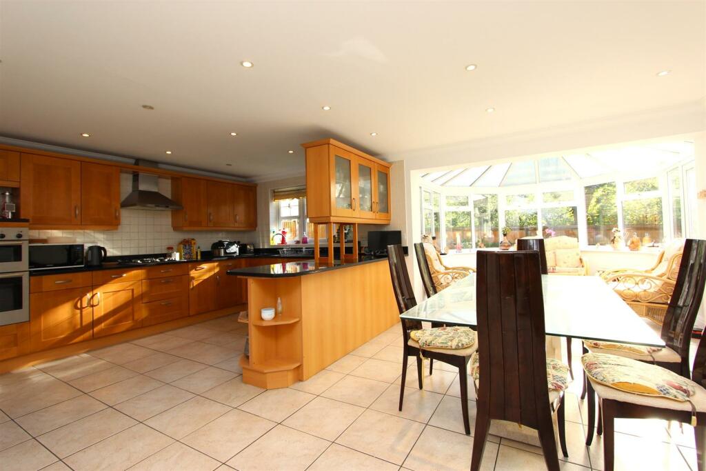 Additional property image - Water Mead, Chipstead