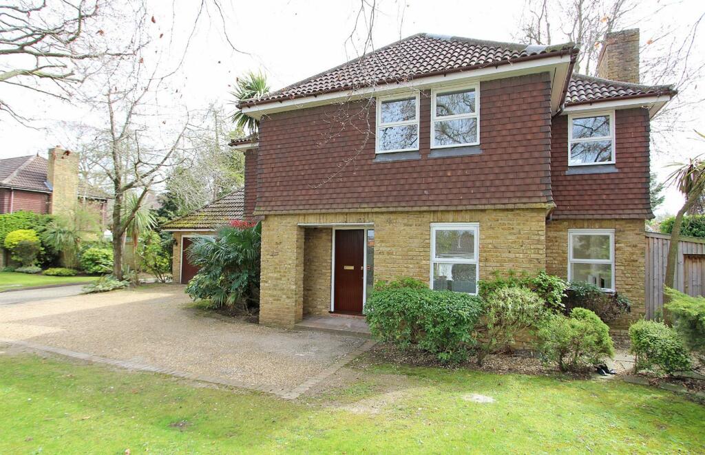5 bedroom detached house for rent in Ewell, KT17