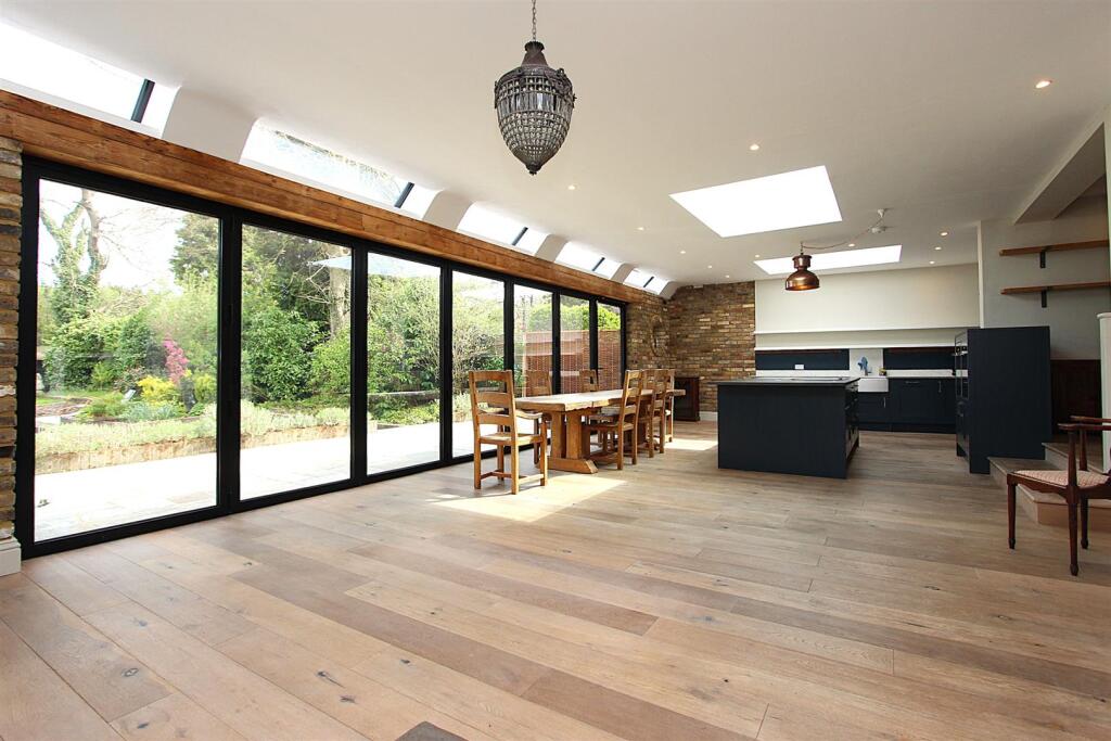 Main image of property: South Drive, Banstead