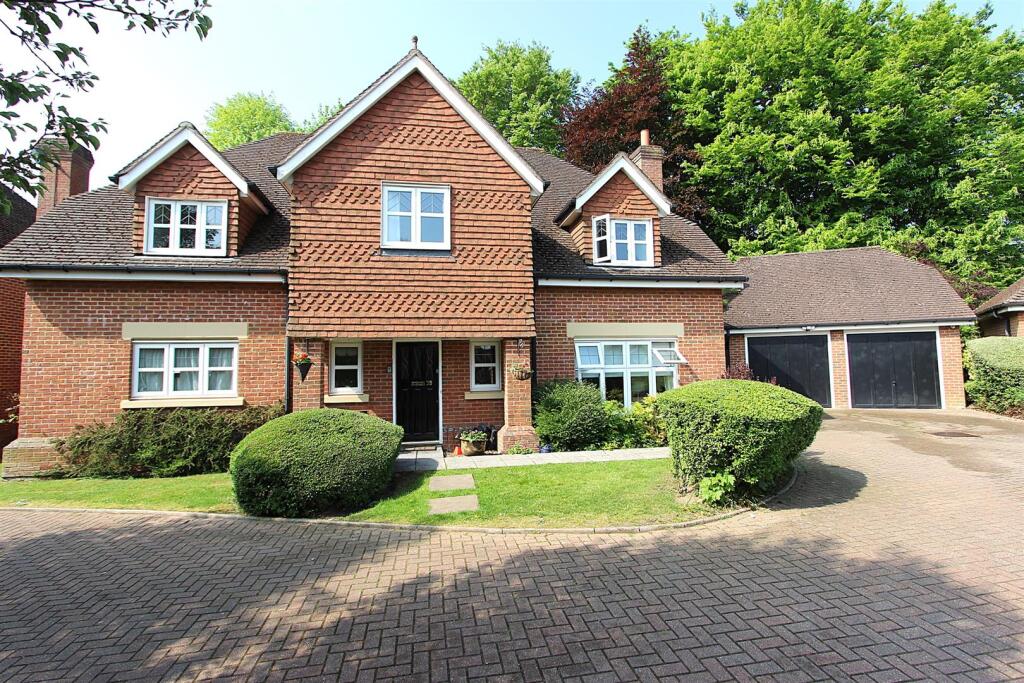 Main image of property: Water Mead, Chipstead