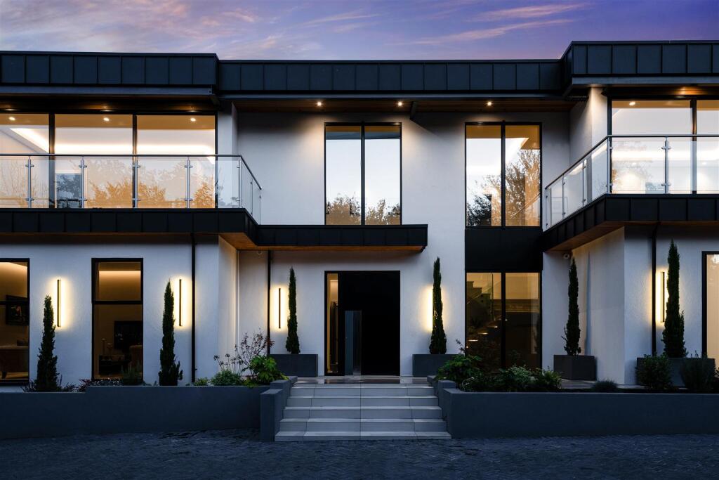 Main image of property: Hazel Way, Chipstead