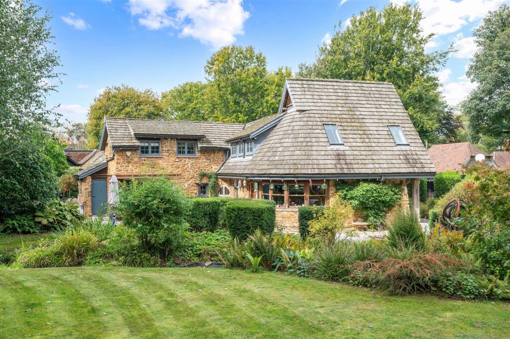 Main image of property: High Road, Chipstead, Coulsdon