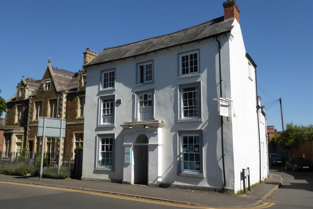 Commercial property for sale in Burley Road, Oakham, Rutland, LE15