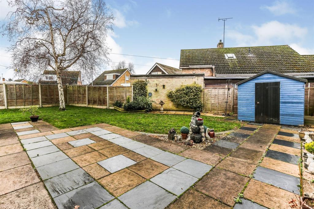 4 bedroom detached house for sale in Road, Kenilworth, CV8