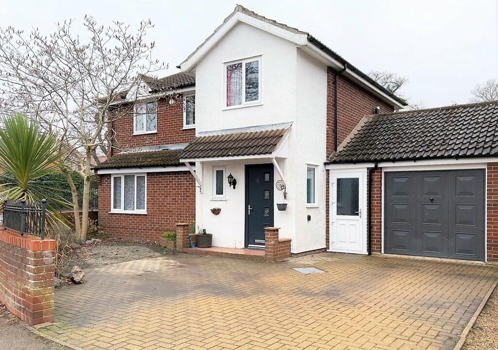 4 bedroom detached house for sale in Acorn Road, North Walsham, NR28