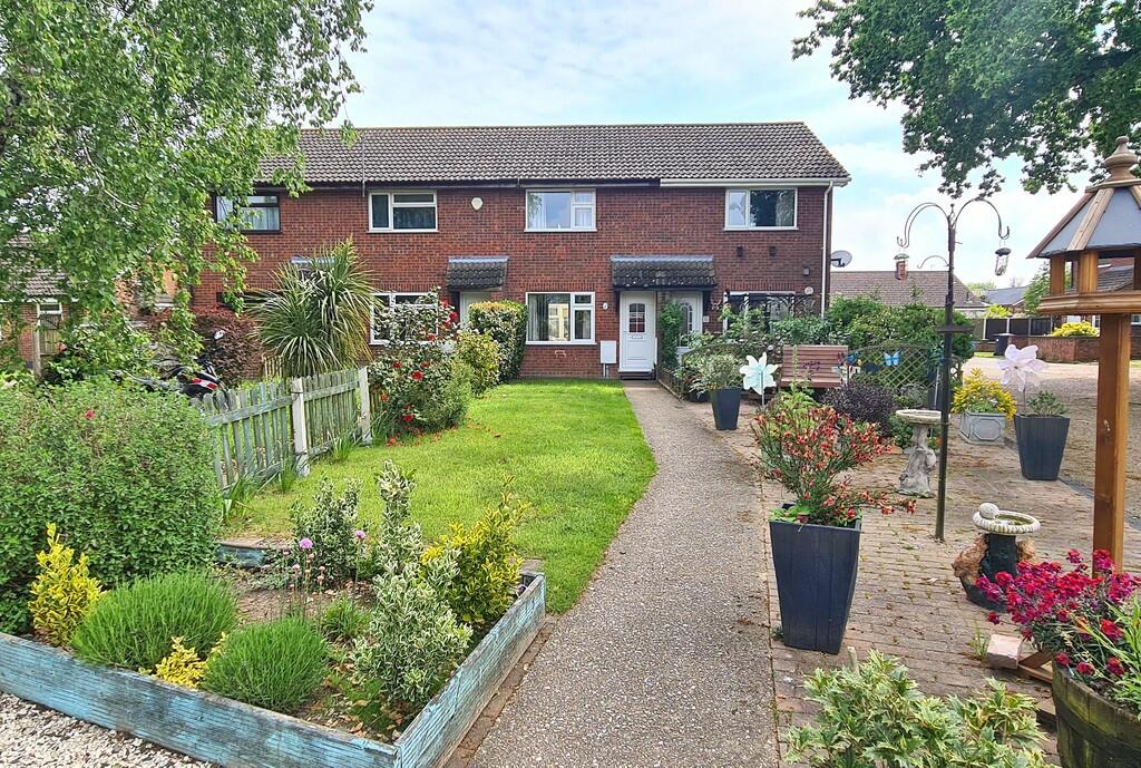 2 bedroom terraced house for sale in Hadfield Road, North Walsham, NR28