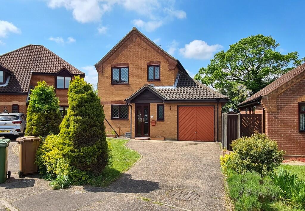 3 bedroom detached house for sale in Banningham Court, North Walsham, NR28