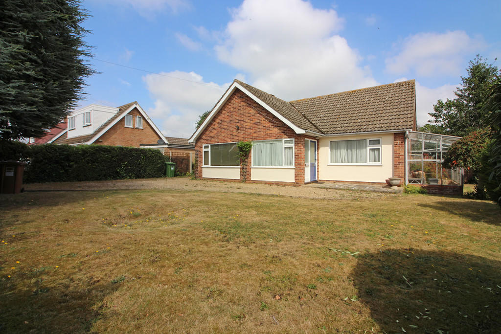 2 bedroom detached bungalow for sale in Swafield Rise, North Walsham, NR28