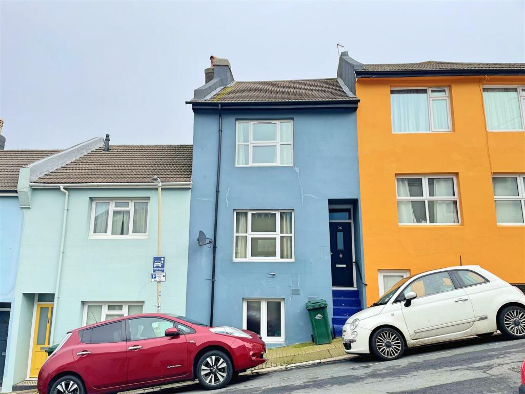 2 bedroom terraced house for sale in Albion Hill, Brighton, BN2