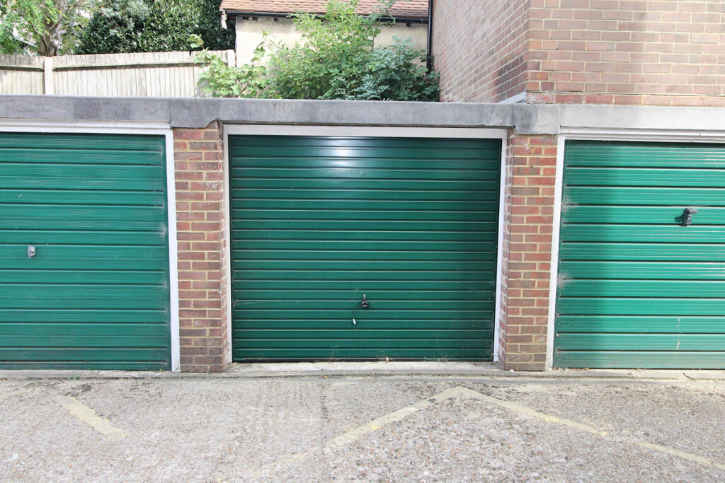 Main image of property: 78 The Drive, Hove, BN3 6